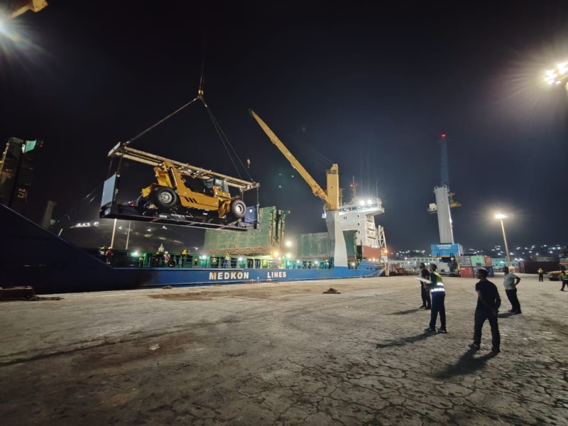 ميناء الغزوات يتدعم بأربع (04) رافعات تلسكوبية للحاويات بسعة 45 طناً 